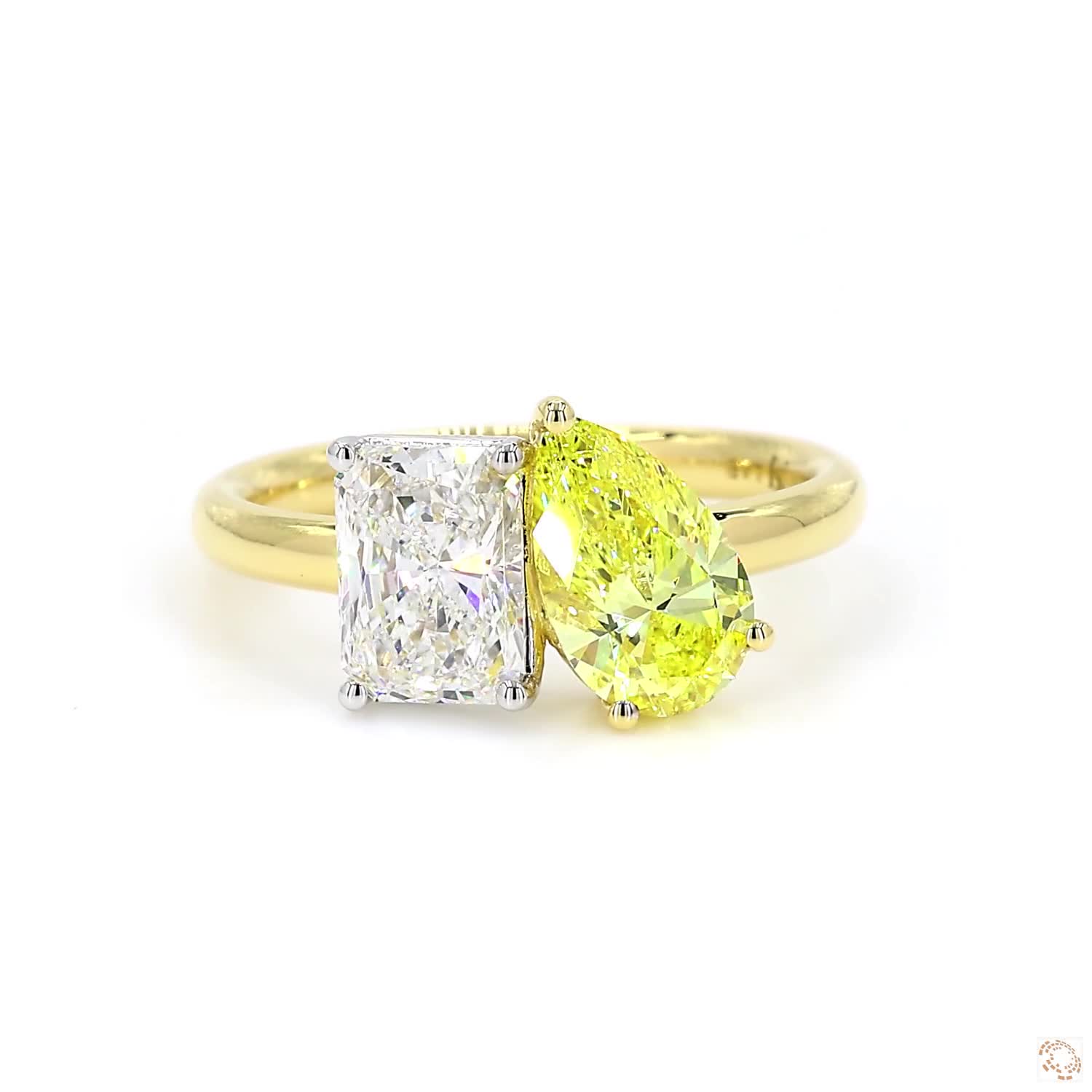 Toi et Moi Lab Yellow and White Diamond Cocktail Ring