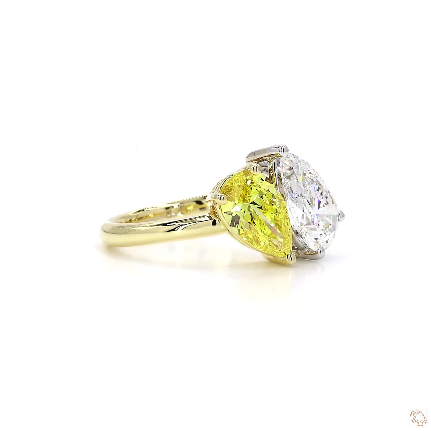 Toi et Moi Lab Yellow and White Pear Diamonds Cocktail Ring