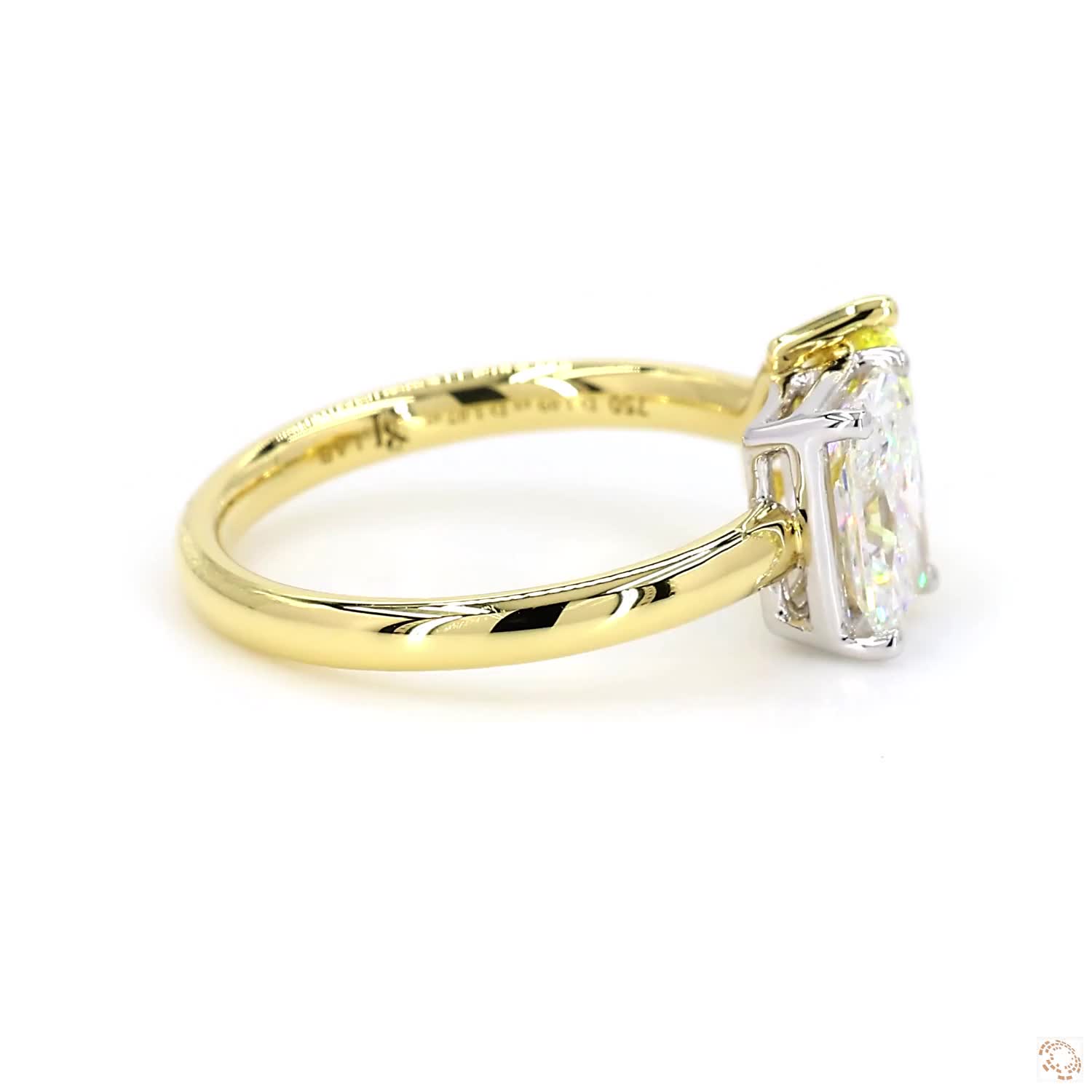 Toi et Moi Lab Yellow and White Diamond Cocktail Ring