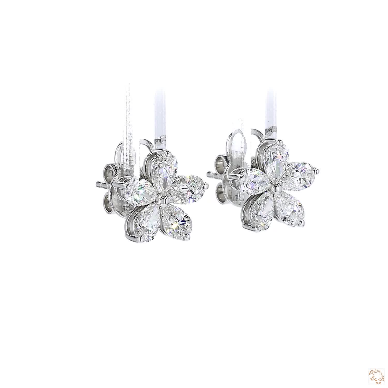 Lab-Grown Diamond Flower Stud Earrings