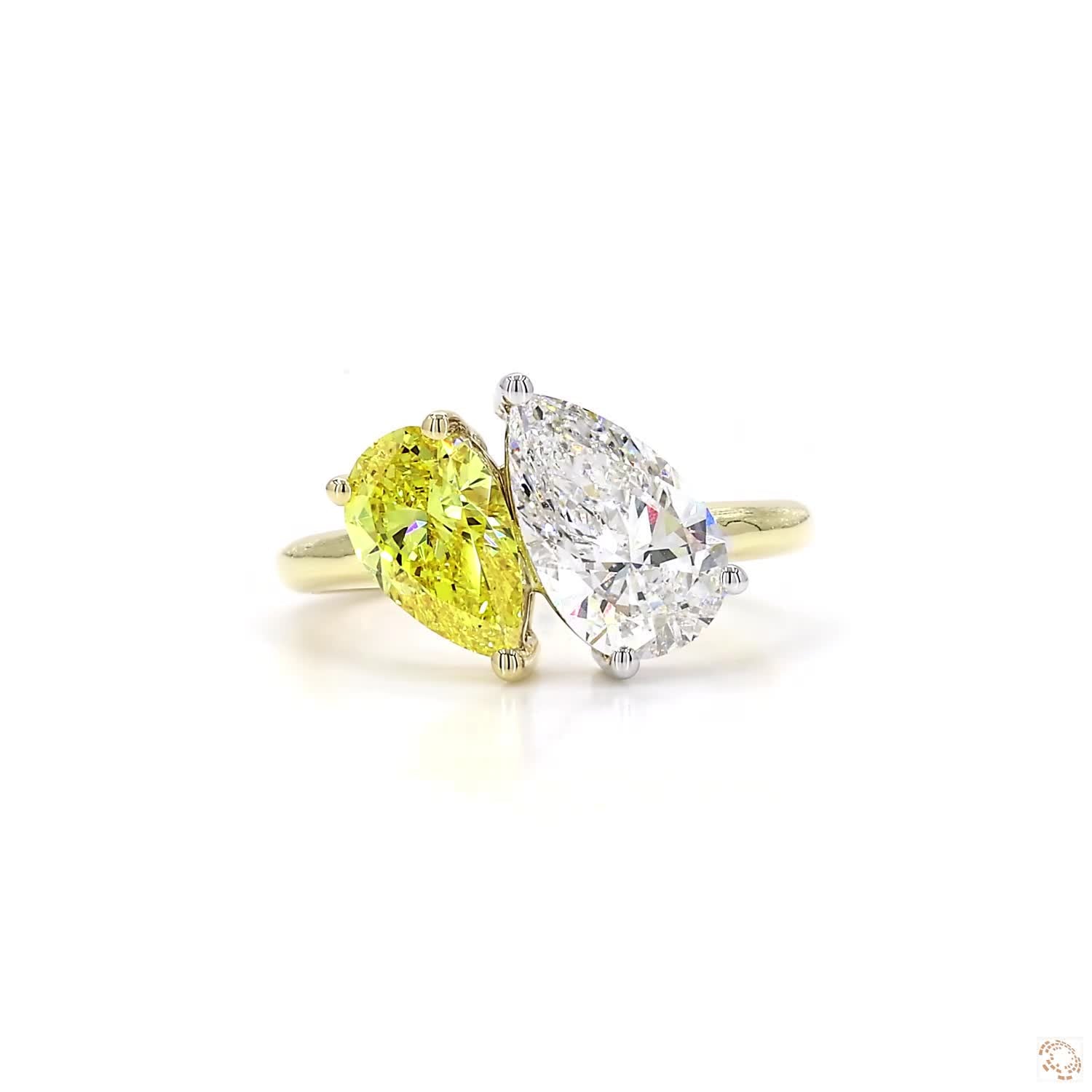 Toi et Moi Lab Yellow and White Pear Diamonds Cocktail  Ring