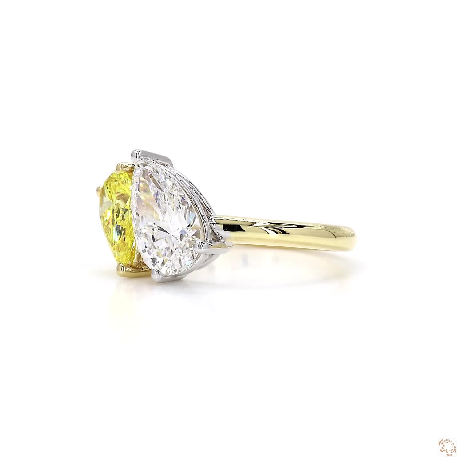 Toi et Moi Lab Yellow and White Pear Diamonds Cocktail  Ring